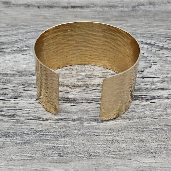 Gold Tone Vintage Textured Wide Chunky Retro Metallic Polished Cuff Bracelet - Picture 4 of 5